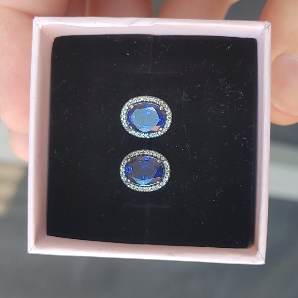 ❌Sold❌ - NWT Pandora Sparkling Statement Halo Stud Earrings